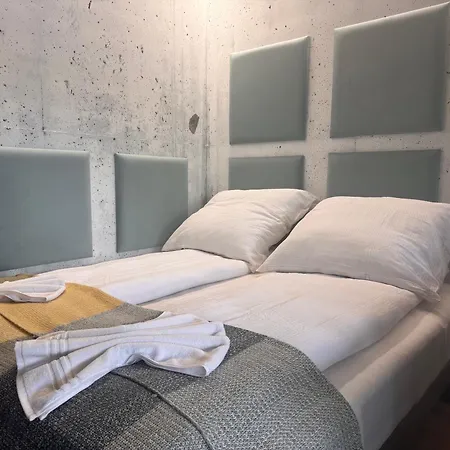 Kekmadar Vendeghazak Alsomegy Apartment